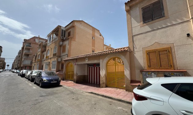 Reventa - Garaje -
Torrevieja - Acequion