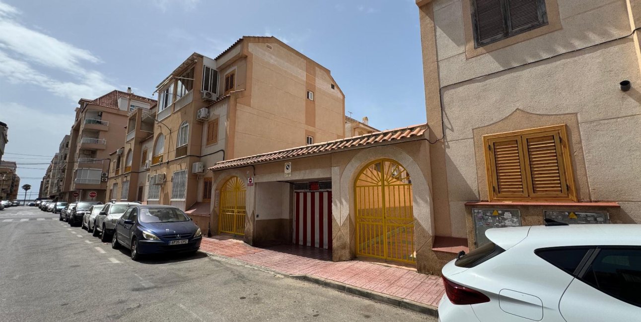 Reventa - Garaje -
Torrevieja - Acequion