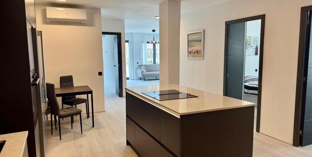 Resale - Apartment / flat -
Torrevieja - Paseo maritimo