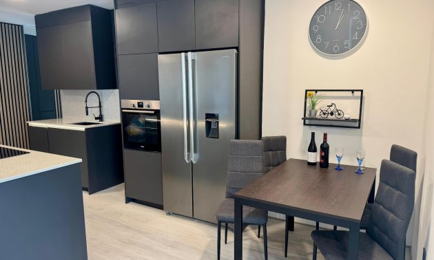 Resale - Apartment / flat -
Torrevieja - Paseo maritimo