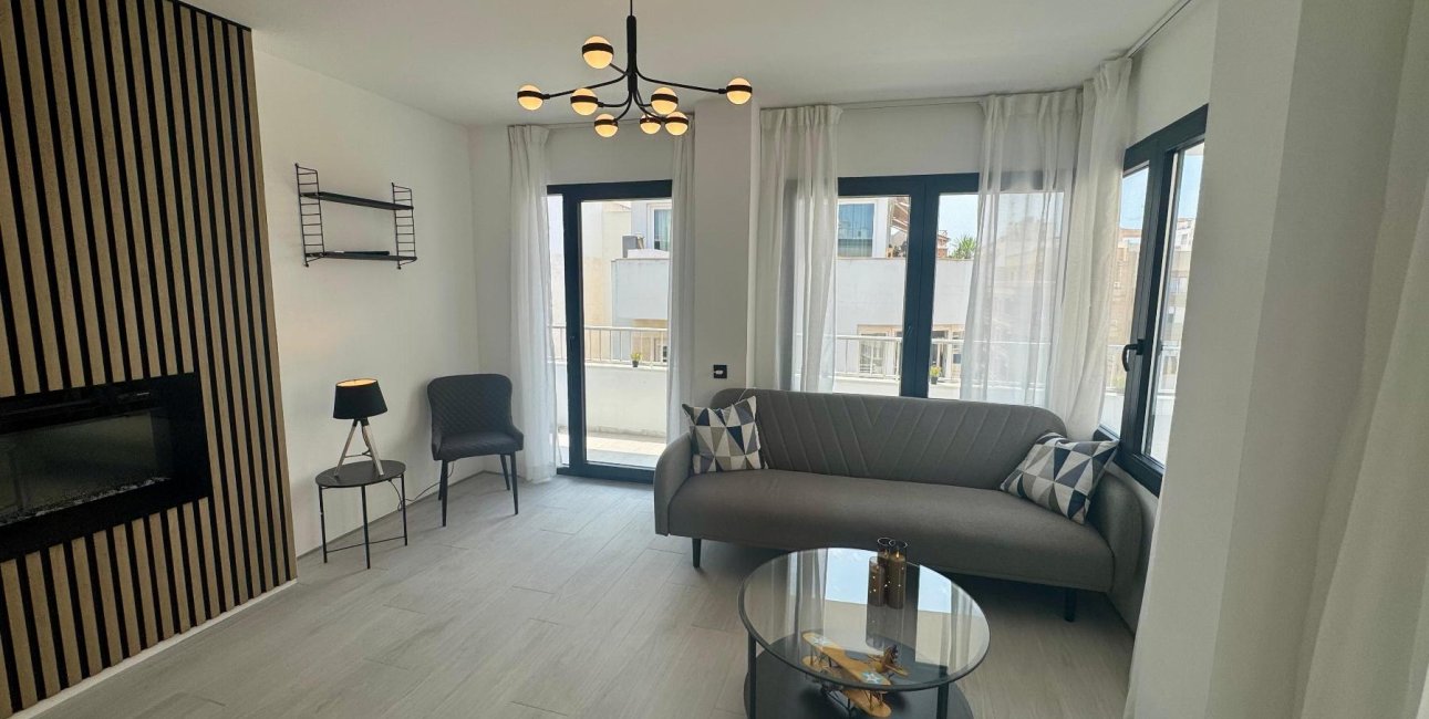 Resale - Apartment / flat -
Torrevieja - Paseo maritimo