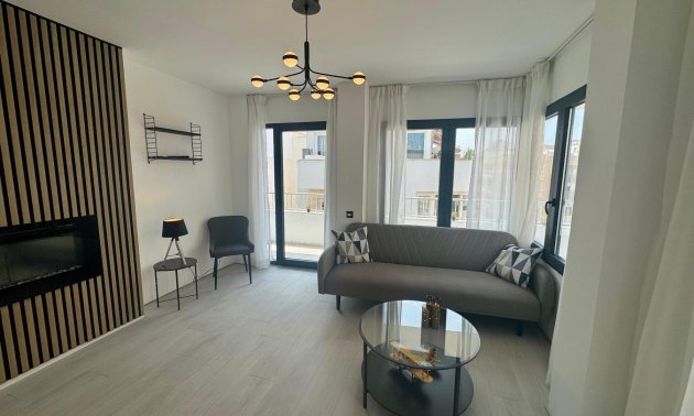 Resale - Apartment / flat -
Torrevieja - Paseo maritimo