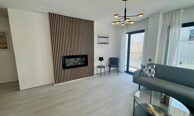 Resale - Apartment / flat -
Torrevieja - Paseo maritimo