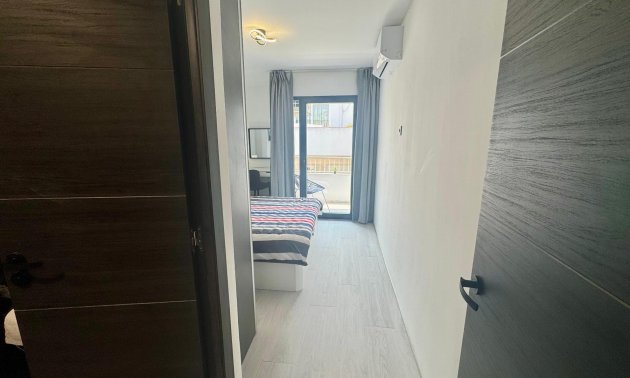 Resale - Apartment / flat -
Torrevieja - Paseo maritimo