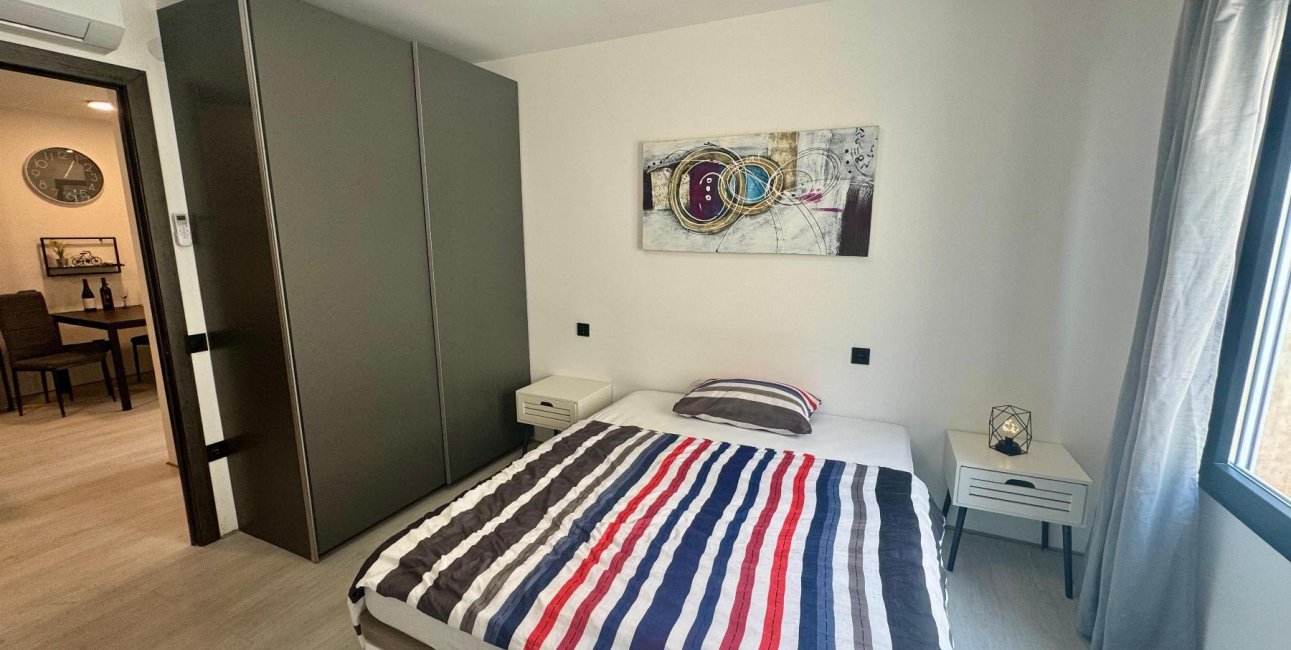 Resale - Apartment / flat -
Torrevieja - Paseo maritimo