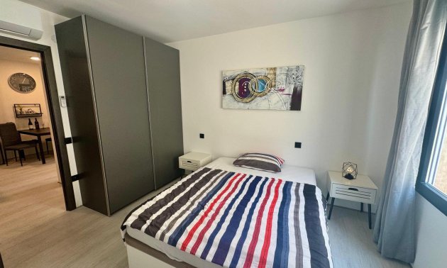 Resale - Apartment / flat -
Torrevieja - Paseo maritimo