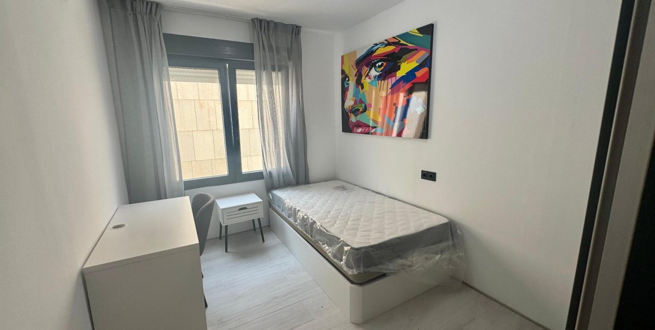 Resale - Apartment / flat -
Torrevieja - Paseo maritimo