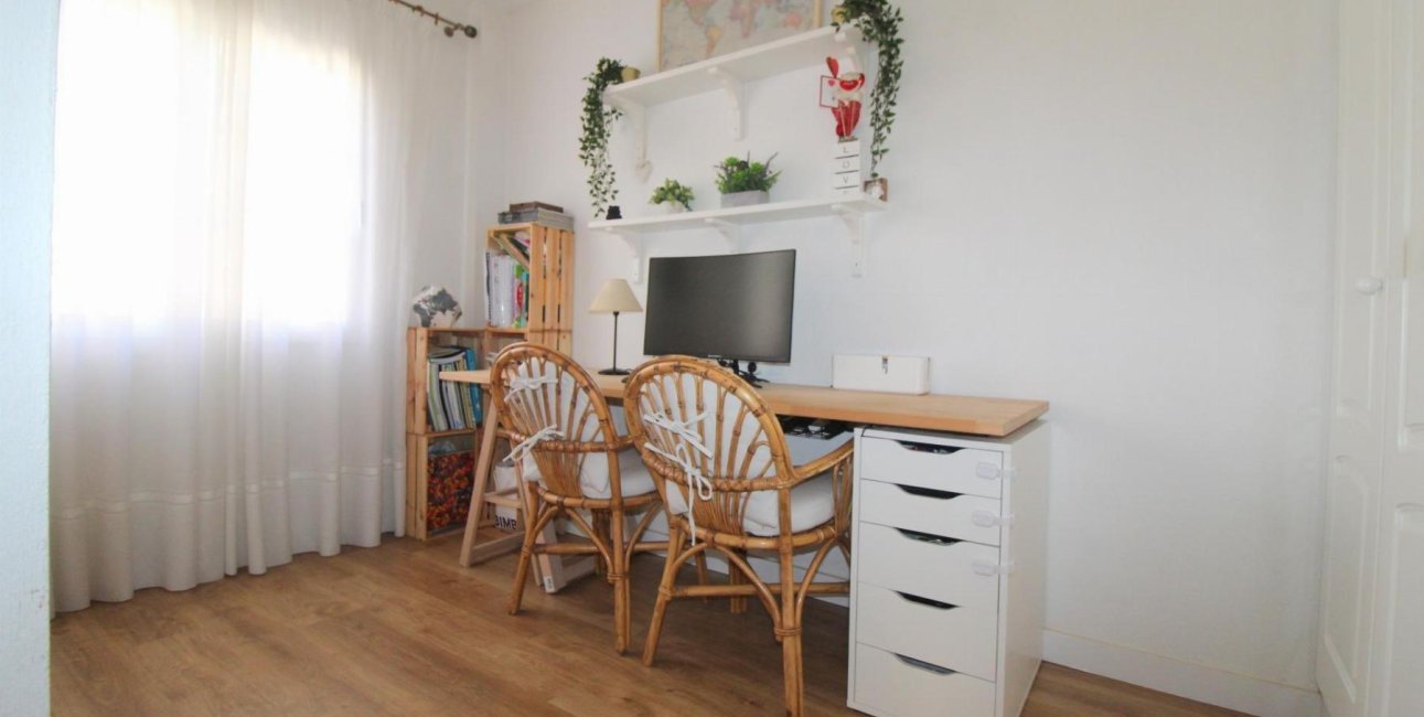 Resale - Apartment / flat -
Torrevieja - La Veleta