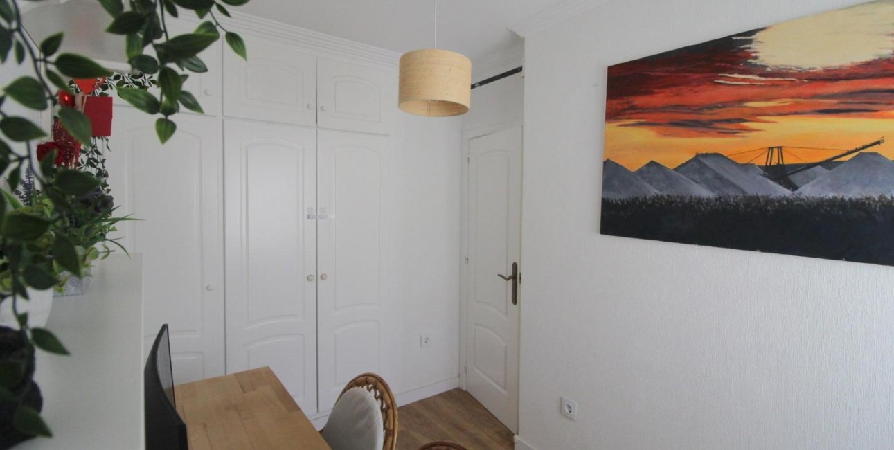 Resale - Apartment / flat -
Torrevieja - La Veleta