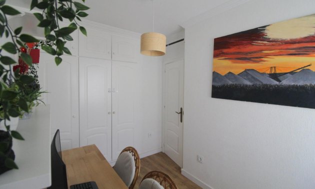 Resale - Apartment / flat -
Torrevieja - La Veleta