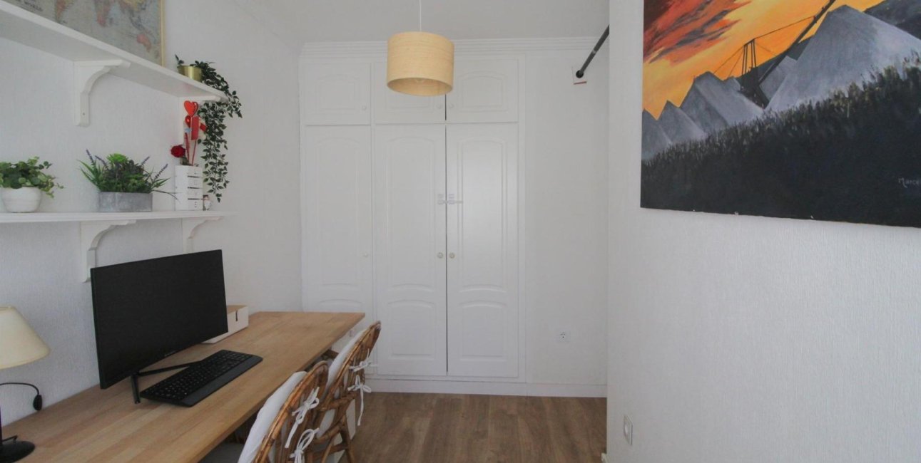 Resale - Apartment / flat -
Torrevieja - La Veleta