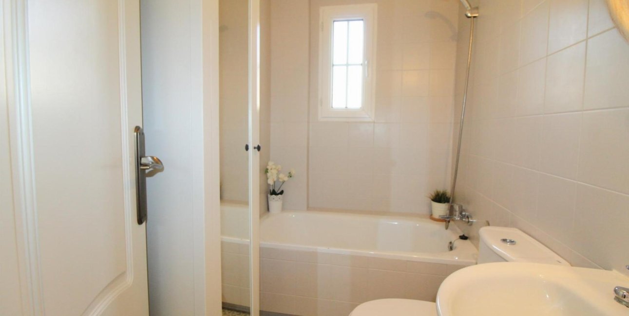 Resale - Apartment / flat -
Torrevieja - La Veleta