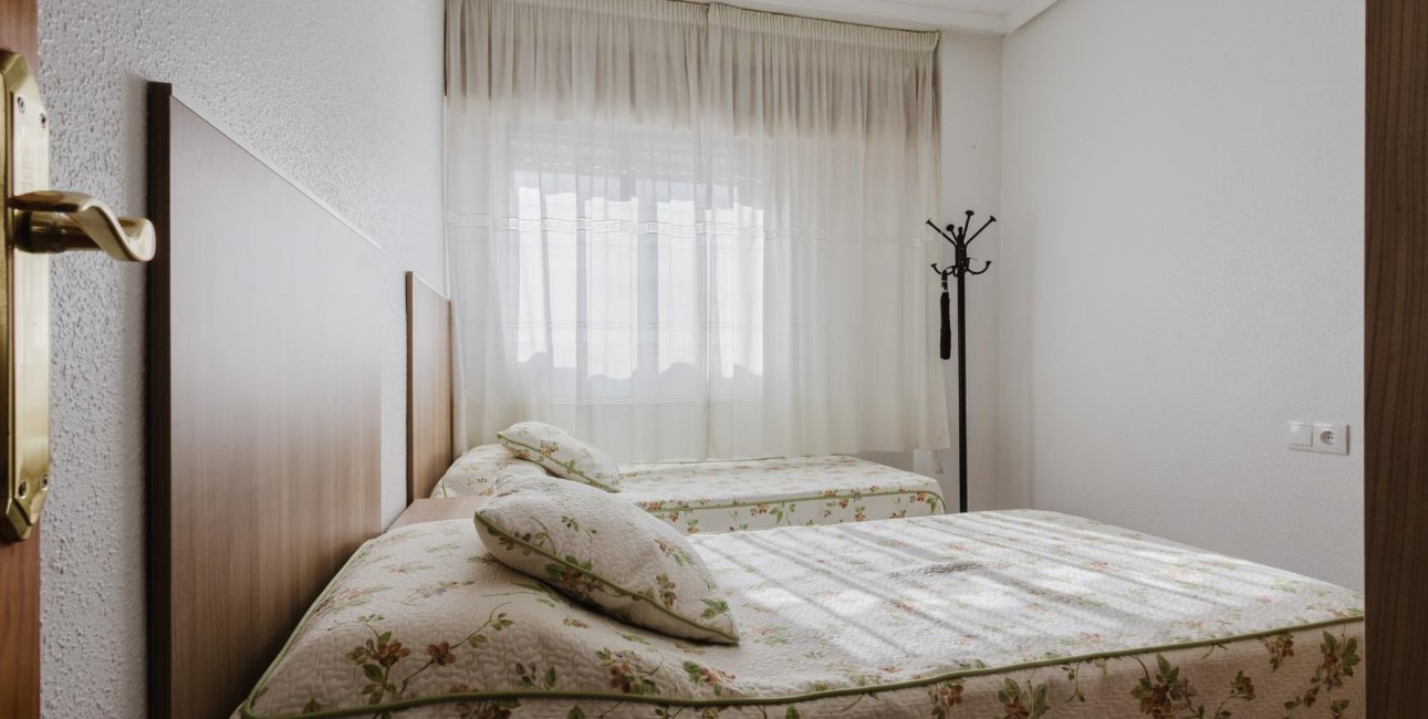 Resale - Apartment / flat -
Torrevieja - Playa de los Naufragos