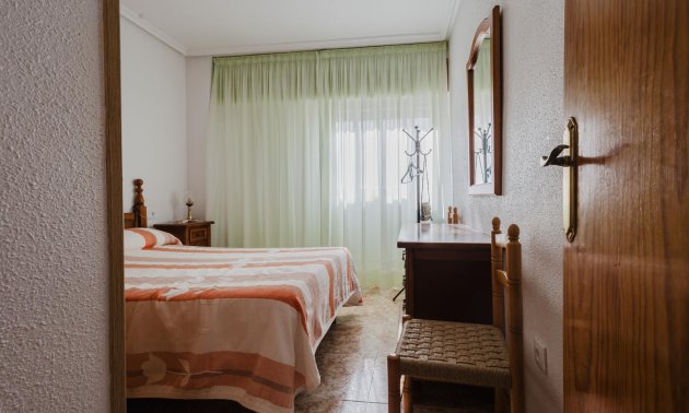 Resale - Apartment / flat -
Torrevieja - Playa de los Naufragos