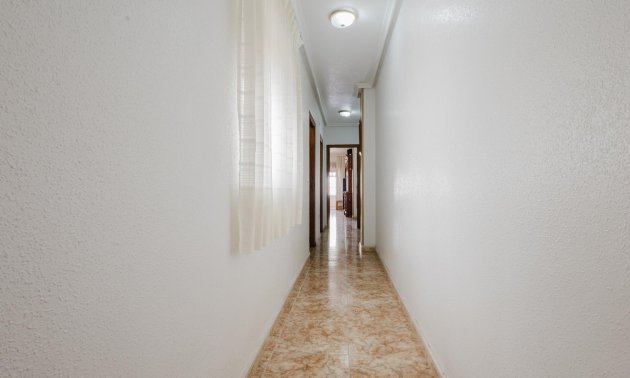 Resale - Apartment / flat -
Torrevieja - Playa de los Naufragos