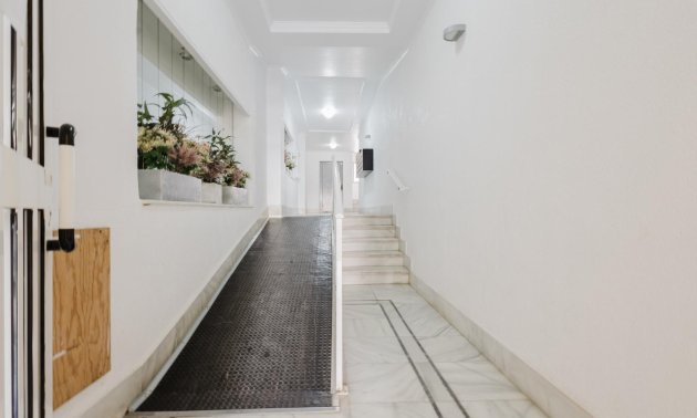 Resale - Apartment / flat -
Torrevieja - Playa de los Naufragos