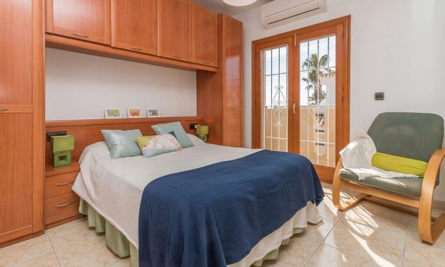 Resale - Villa -
Orihuela Costa - La Zenia- Orihuela costa