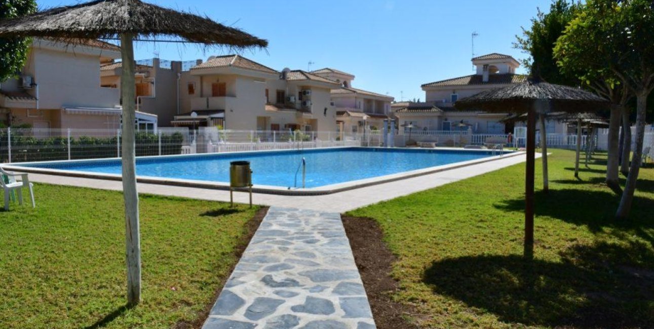 Resale - Villa -
Orihuela Costa - La Zenia- Orihuela costa