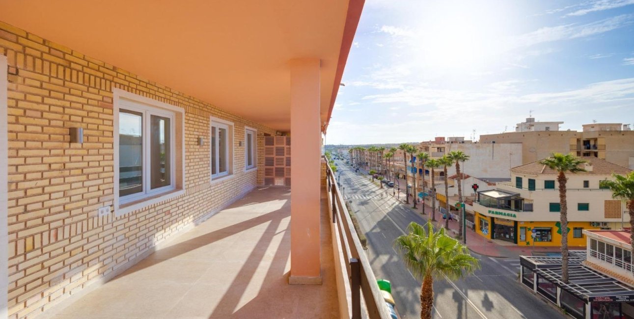 Reventa - Apartamento / piso -
Torrevieja - Playa de los Naufragos