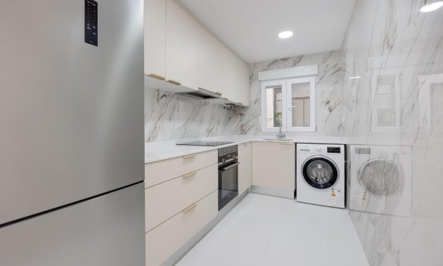 Reventa - Apartamento / piso -
Torrevieja - Playa de los Naufragos