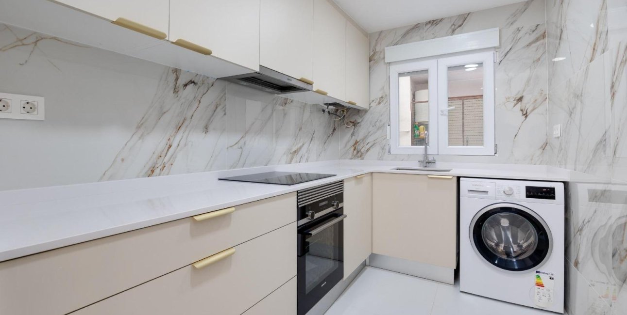 Reventa - Apartamento / piso -
Torrevieja - Playa de los Naufragos