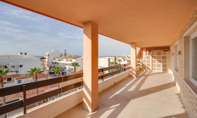 Reventa - Apartamento / piso -
Torrevieja - Playa de los Naufragos