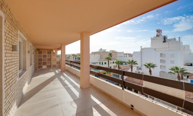Reventa - Apartamento / piso -
Torrevieja - Playa de los Naufragos
