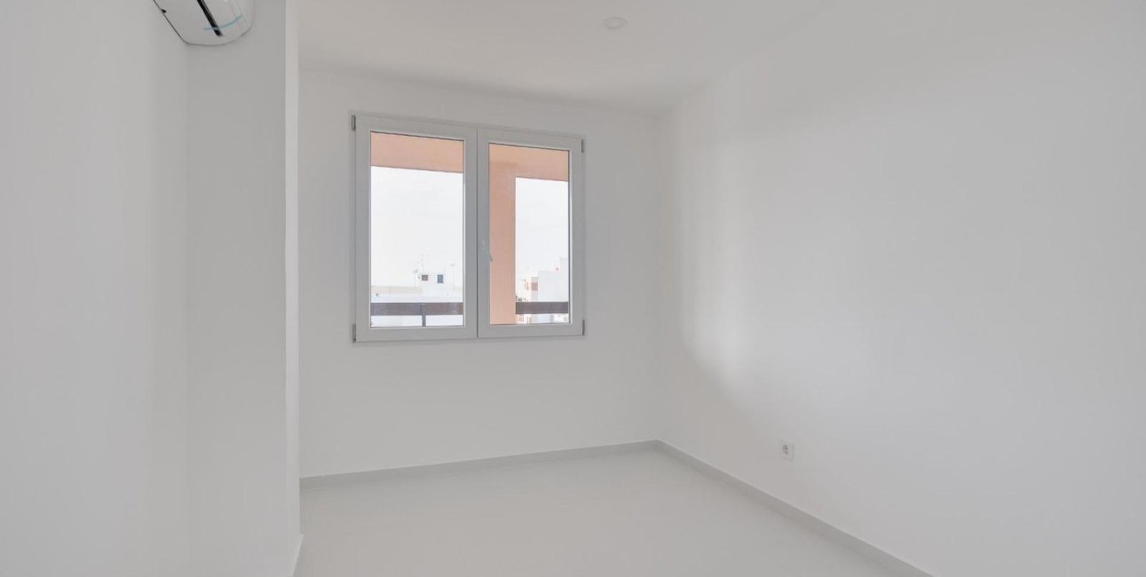 Reventa - Apartamento / piso -
Torrevieja - Playa de los Naufragos