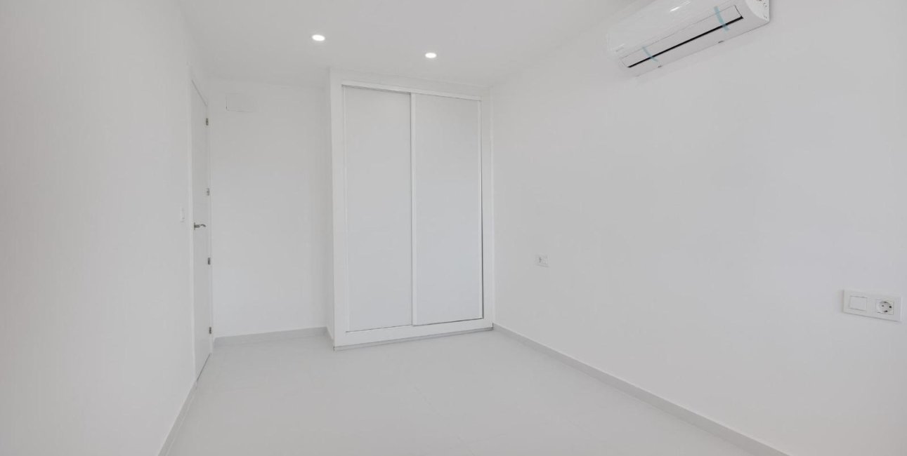 Reventa - Apartamento / piso -
Torrevieja - Playa de los Naufragos