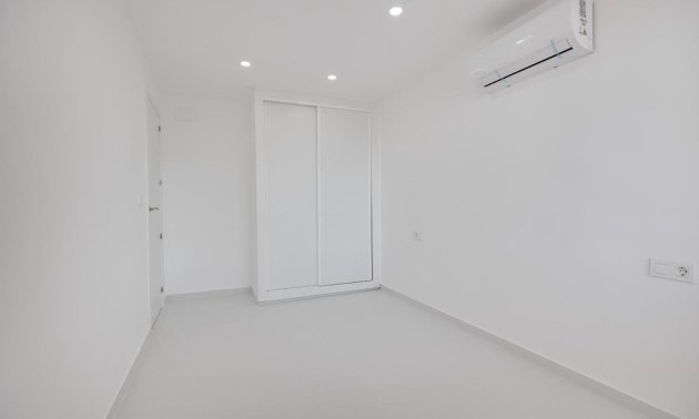 Reventa - Apartamento / piso -
Torrevieja - Playa de los Naufragos