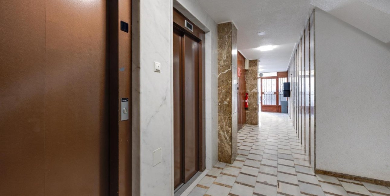 Reventa - Apartamento / piso -
Torrevieja - Playa de los Naufragos