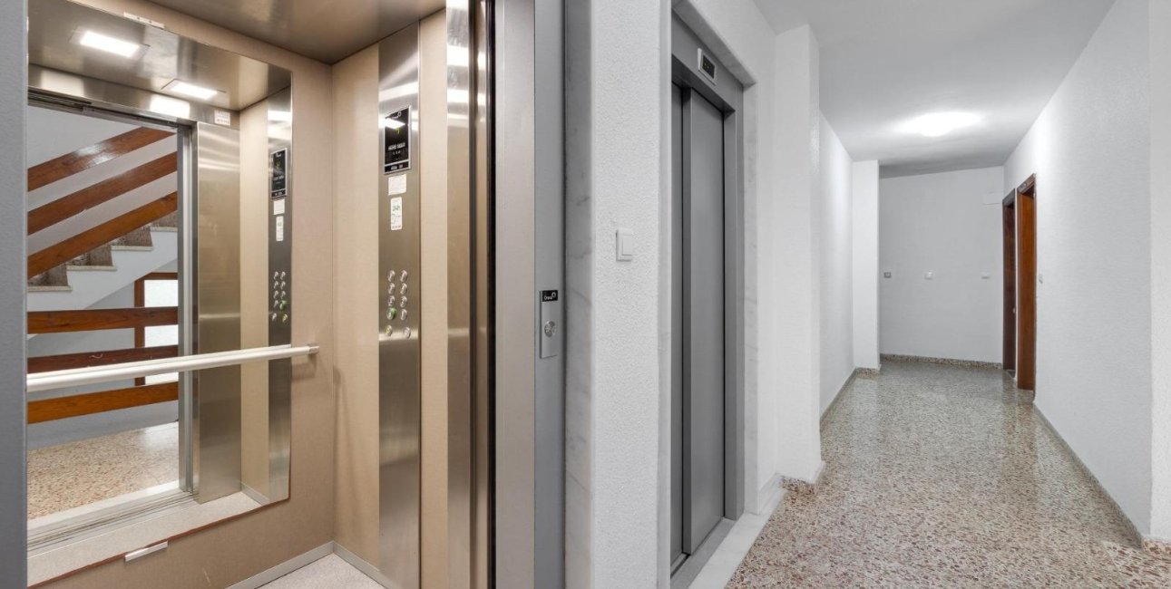 Reventa - Apartamento / piso -
Torrevieja - Playa de los Naufragos