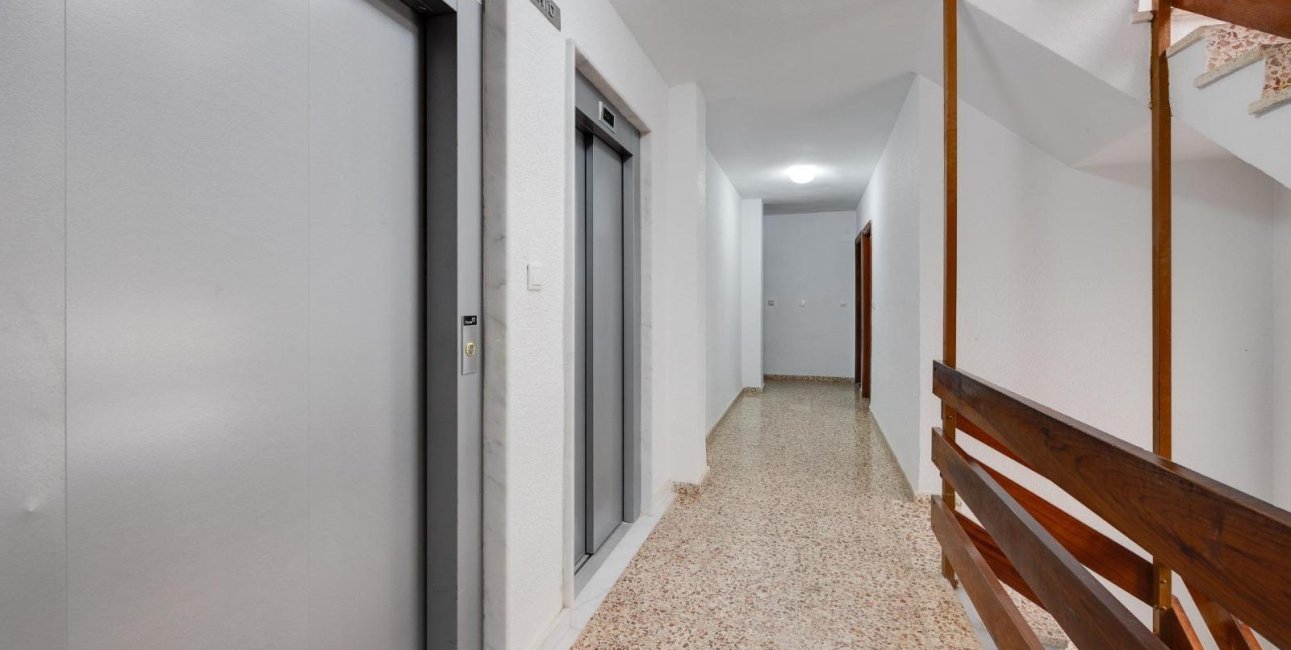 Reventa - Apartamento / piso -
Torrevieja - Playa de los Naufragos