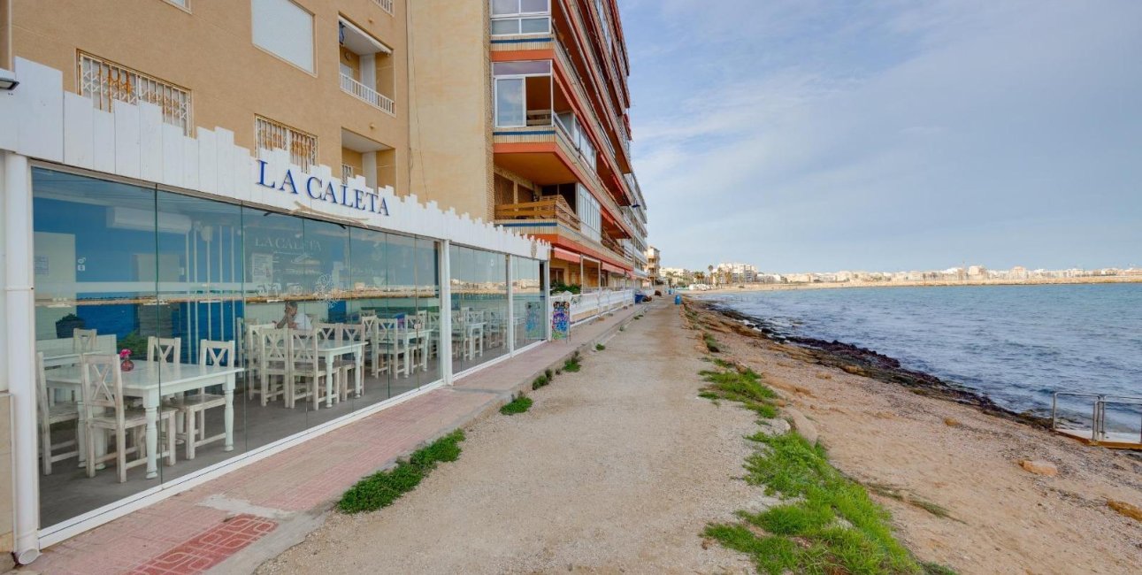 Reventa - Apartamento / piso -
Torrevieja - Playa de los Naufragos