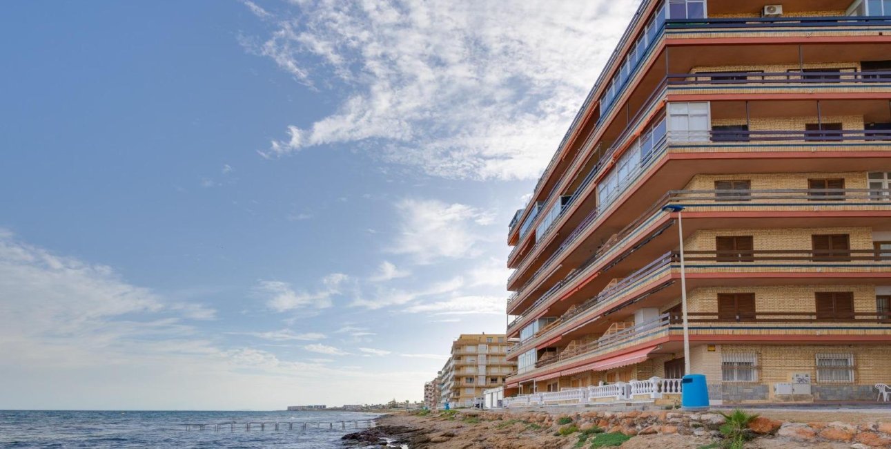 Reventa - Apartamento / piso -
Torrevieja - Playa de los Naufragos