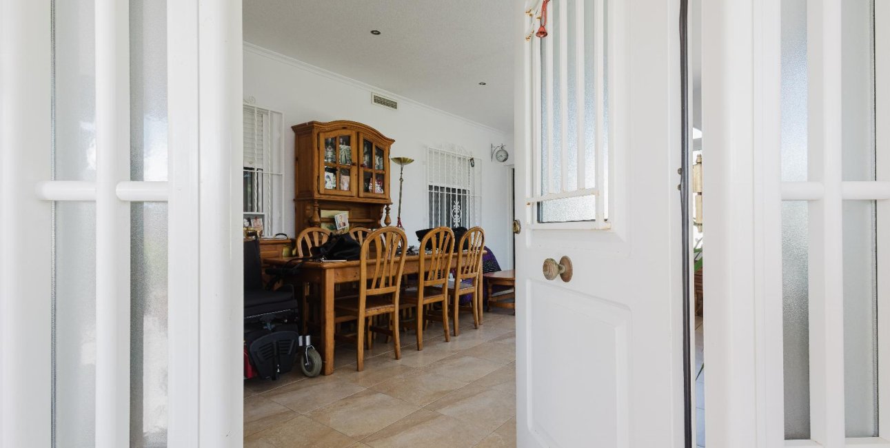 Resale - Villa -
Torrevieja - Torretas  - La Siesta - El Limonar