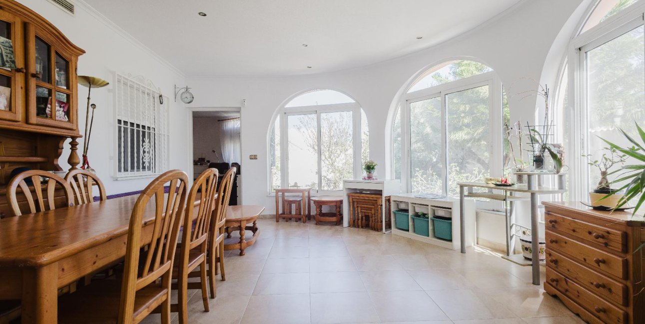 Resale - Villa -
Torrevieja - Torretas  - La Siesta - El Limonar