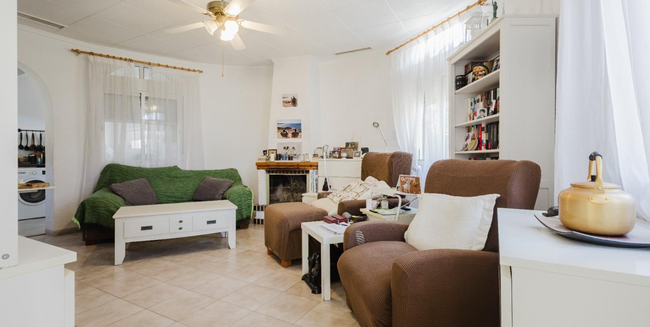 Resale - Villa -
Torrevieja - Torretas  - La Siesta - El Limonar