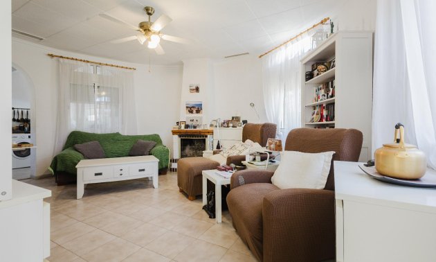 Resale - Villa -
Torrevieja - Torretas  - La Siesta - El Limonar