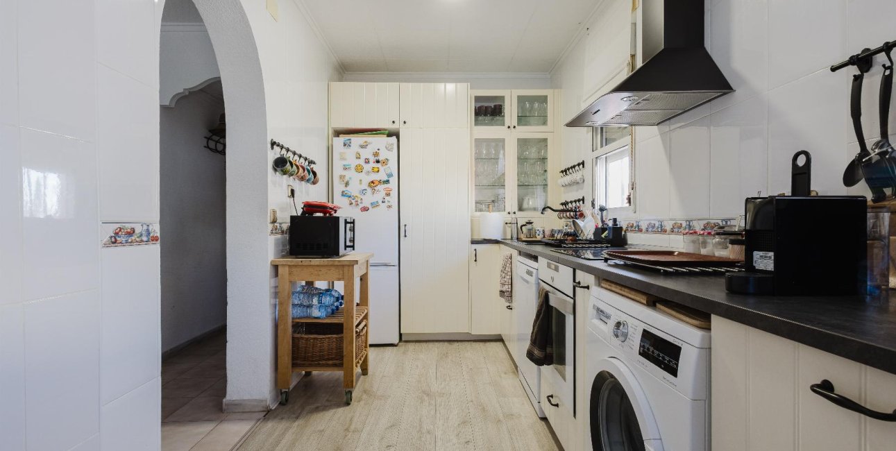 Resale - Villa -
Torrevieja - Torretas  - La Siesta - El Limonar