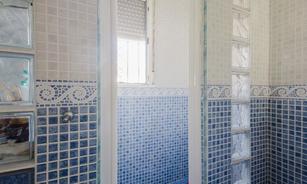 Resale - Villa -
Torrevieja - Torretas  - La Siesta - El Limonar