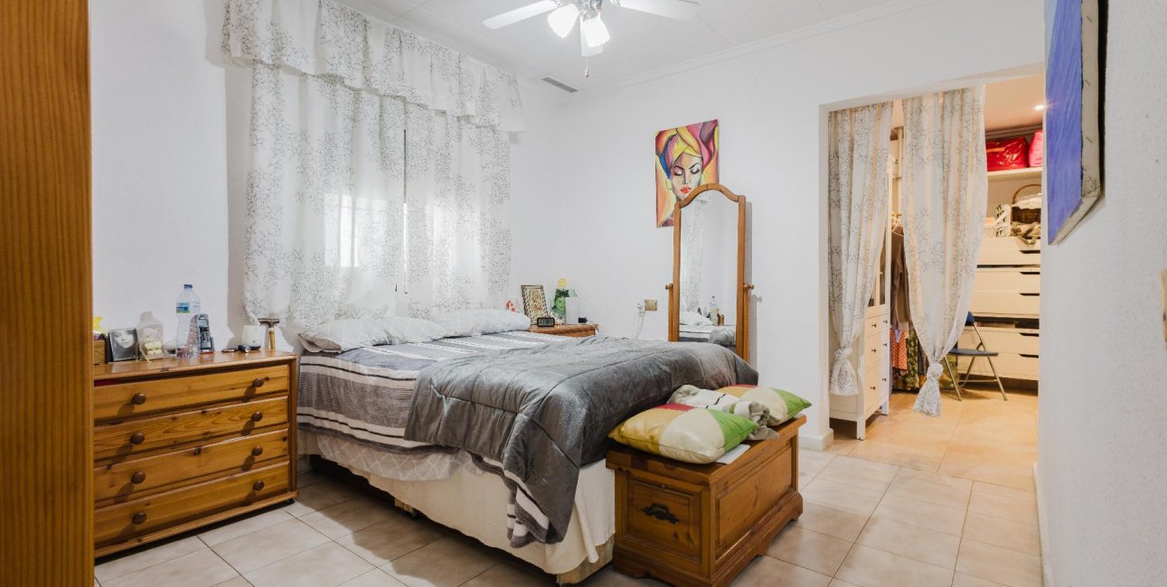 Resale - Villa -
Torrevieja - Torretas  - La Siesta - El Limonar