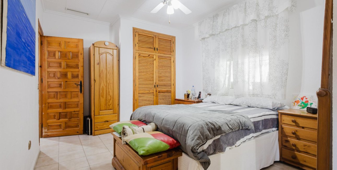 Resale - Villa -
Torrevieja - Torretas  - La Siesta - El Limonar