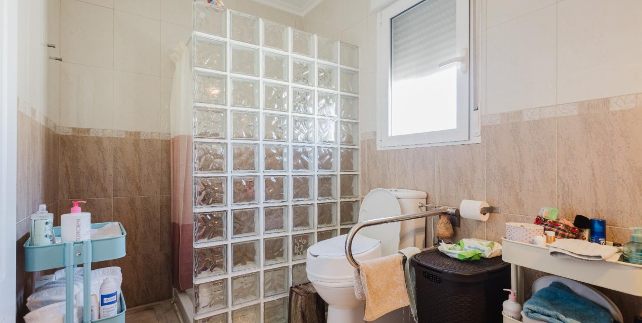 Resale - Villa -
Torrevieja - Torretas  - La Siesta - El Limonar