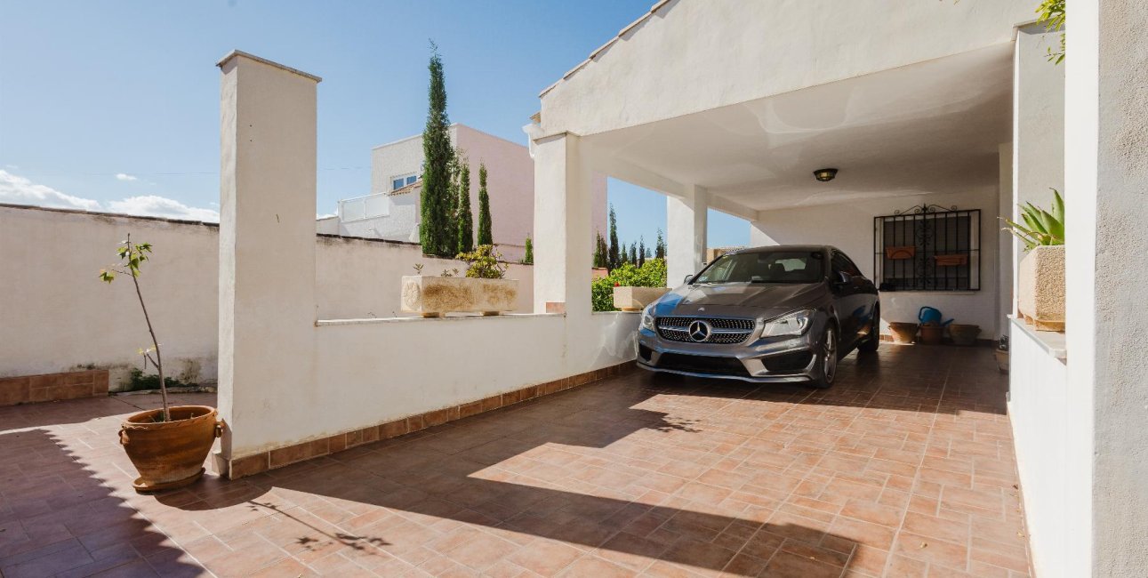 Resale - Villa -
Torrevieja - Torretas  - La Siesta - El Limonar