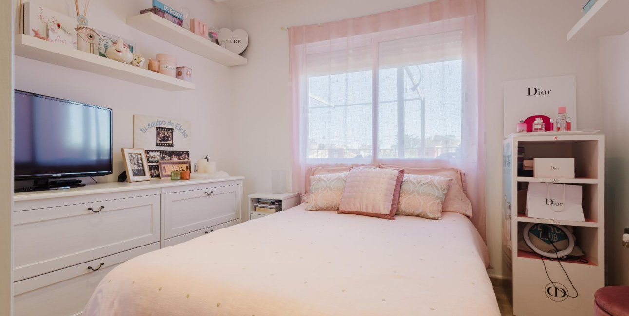 Resale - Villa -
Torrevieja - Torretas  - La Siesta - El Limonar