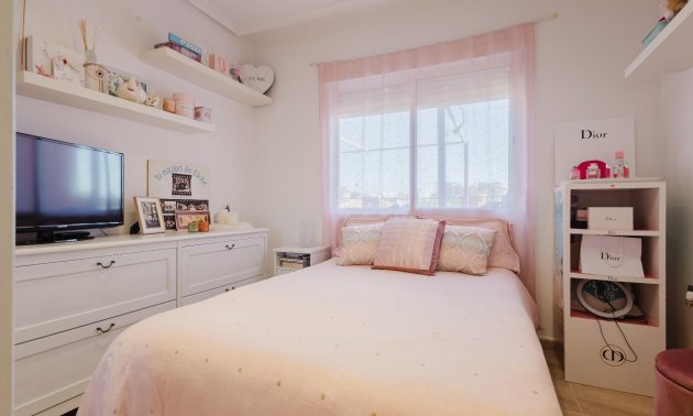 Resale - Villa -
Torrevieja - Torretas  - La Siesta - El Limonar