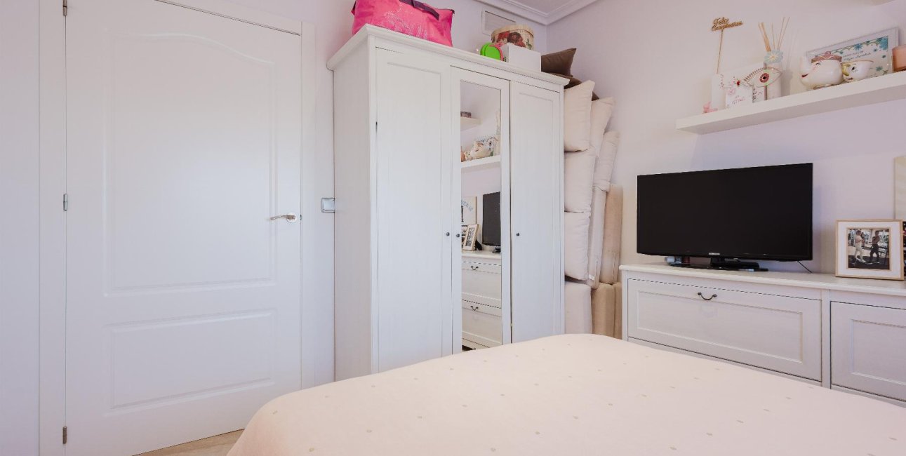 Resale - Villa -
Torrevieja - Torretas  - La Siesta - El Limonar