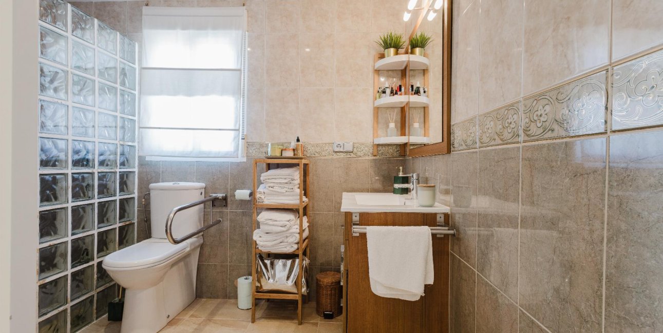 Resale - Villa -
Torrevieja - Torretas  - La Siesta - El Limonar