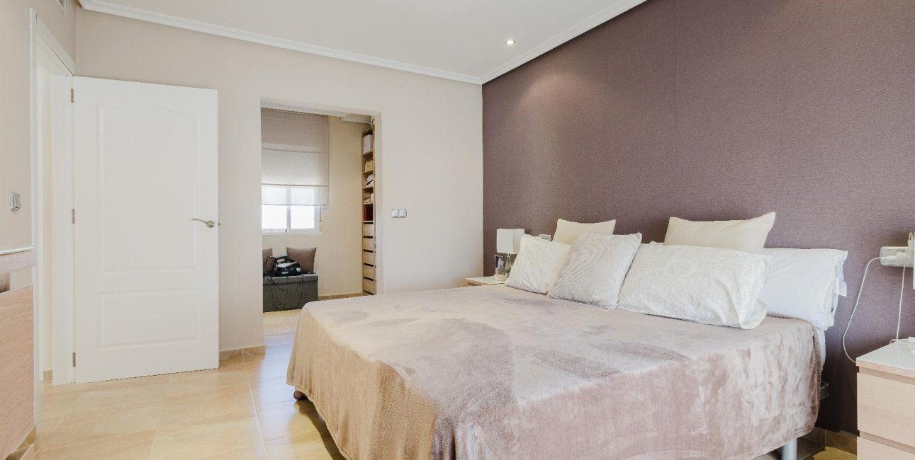 Resale - Villa -
Torrevieja - Torretas  - La Siesta - El Limonar